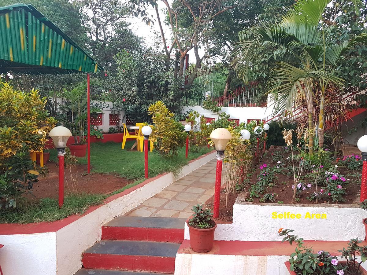 Hotel Stone House Mahābaleshwar Esterno foto