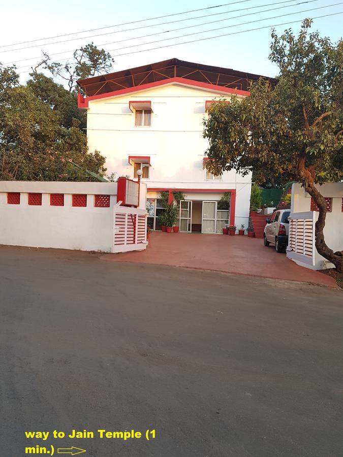 Hotel Stone House Mahābaleshwar Esterno foto